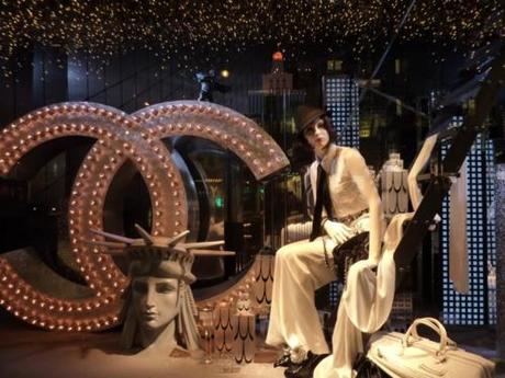 Chanel Frosting at Christmas. Karl Lagerfelds Magical window displays for printemps.