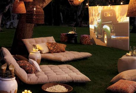 Great Inspirational Idea : Dreaming of Summer and Creating a Backyard Movie Theatre