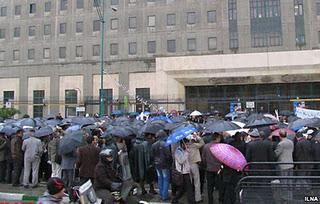 Hundreds of Workers Protested in Tabriz (Video); Green Movement Still Silence