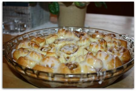 Munchie Mondays~Easy Cinnamon Buns