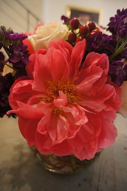 monday one love::a good floral arrangement