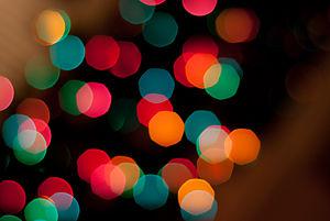 English: A bokeh of Christmas lights.
