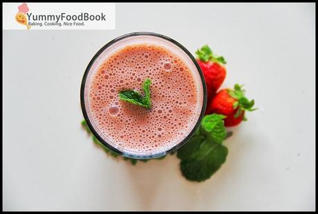 strawberries and mint smoothie