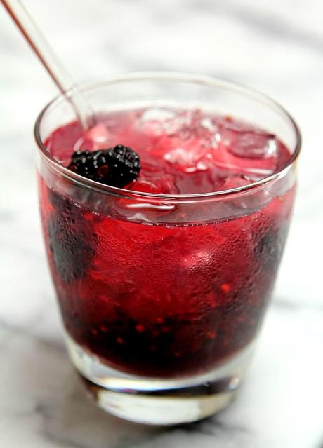 The Bramble Cocktail - Gin, Blackberries and Lemon