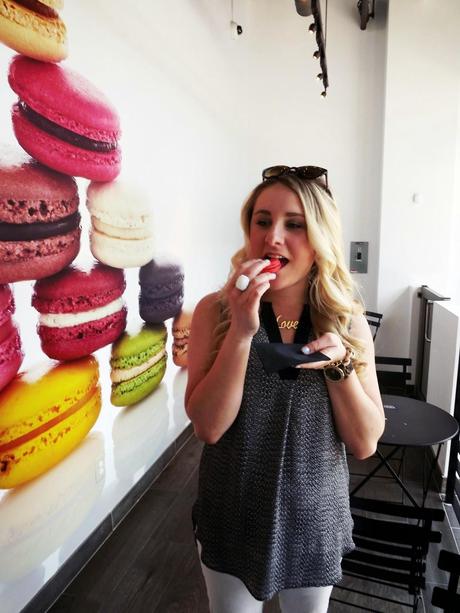 {Olivia Macaron: Love At First Taste }