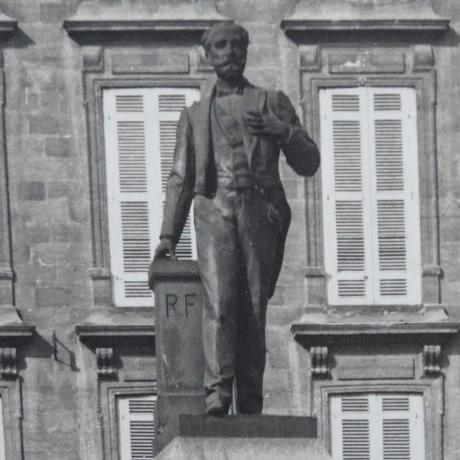 What happened to the statue of Sadi Carnot?