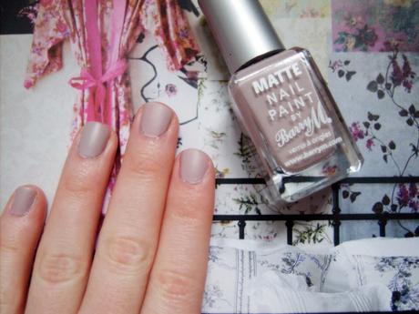 BARRY M MATTE NAIL PAINT IN VANILLA.