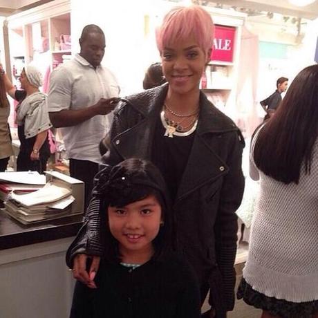 Rihanna Hangs Out At The Grove