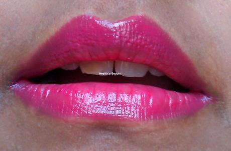MAC Huggable Lipstick (Feeling Amorous)