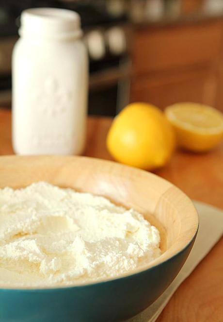 How to Make Ricotta (with Lemon) How to Make Ricotta (with Lemon)