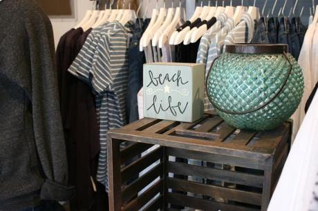 Taim-Boutique-Laguna-Beach-CA-Shop-Store-Clothing-Shopping-Tour-Crate-Sign