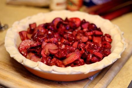 raspberry rhubarb crumble pie...