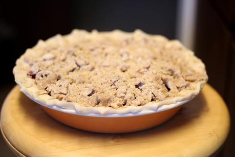 raspberry rhubarb crumble pie...