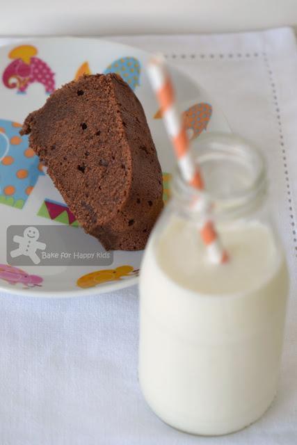 Chocolate Sour Cream Pound Cake (Paula Deen)