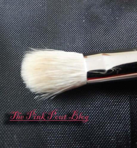 MAC 217 blending brush / concealer brush