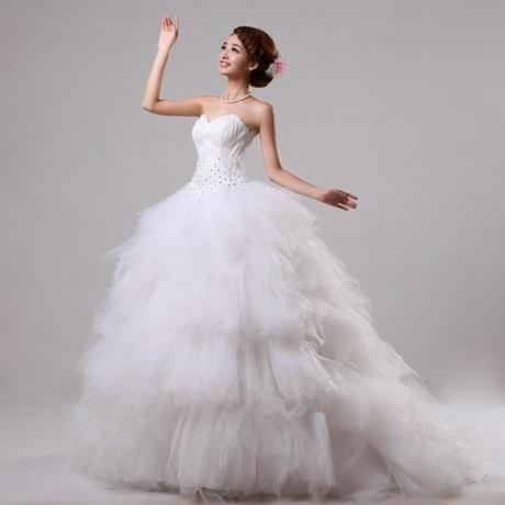 Extravagant wedding dress