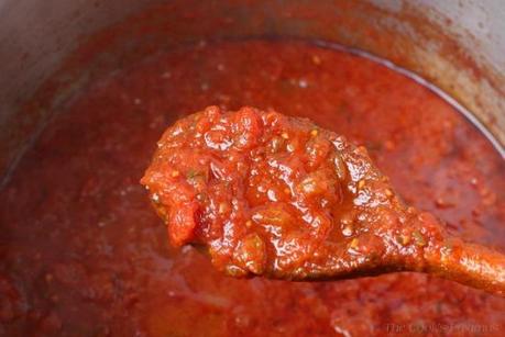 Slow Cooked Tomato Pasta Sauce 02 550