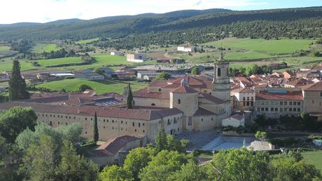 Santo Domingo de Silos y el valle del Mataviejas.