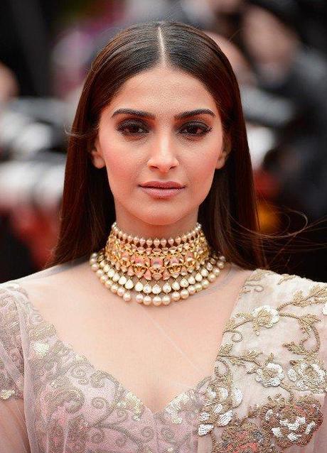 Sonam_Kapoor_Cannes_makeup