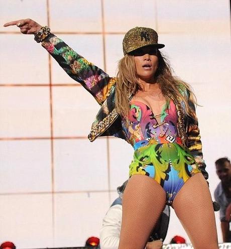 Jennifer Lopez Performs ‘Big Booty’