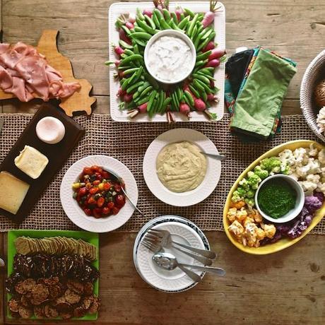 15 houseguests = 1 big party buffet_FeedMeDearly