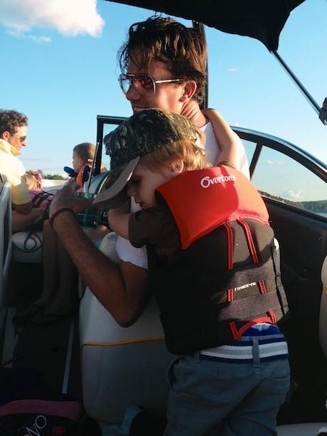 15 houseguests = 1 big party boat_sam_FeedMeDearly