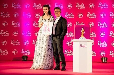 Chinese Celebrity Fan Bingbing with Robert Best, Chief Designer for Barbie Special Line 