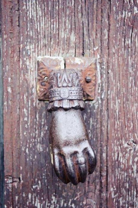 knocker