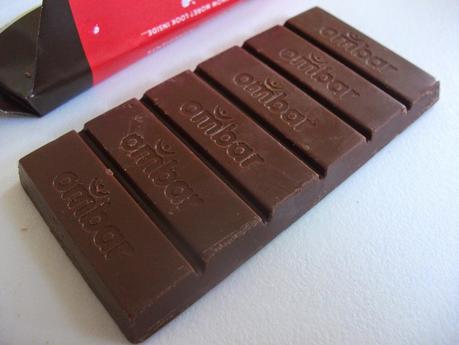 Ombar Strawberries & Cream - Raw Chocolate Bar with Bio Cultures Review