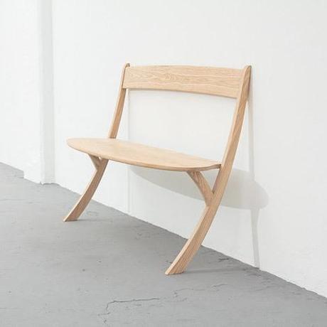 Leaning-Bench-by-Izabela-Boloz_dezeen_468_0