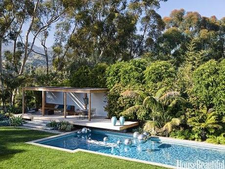 25 Stunningly Beautoful Outdoor Pools and Backyards