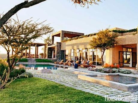 25 Stunningly Beautoful Outdoor Pools and Backyards