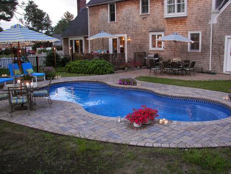 25 Stunningly Beautoful Outdoor Pools and Backyards