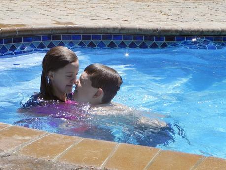 25 Stunningly Beautoful Outdoor Pools and Backyards