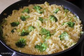 Pieday Friday – Cheese & broccoli pasta tortilla