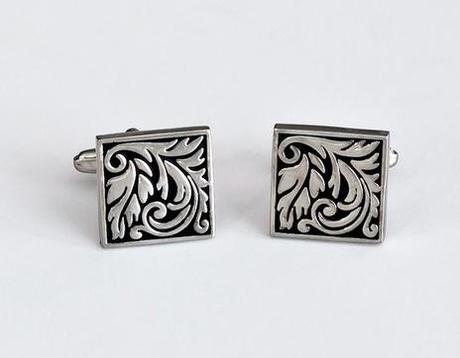 A pair of good cufflinks can really change the whole aspect of a shirt!