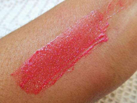 Avon Ultra Color Rich Brilliance Lip Gloss Raspberry : Review, Swatch, FOTD
