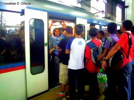 Tips on How to Become a Successful MRT Commuter.