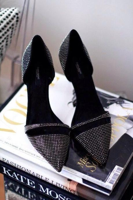 black pumps, sparkly, zara, pointy, inspiration, light, stacks of magazines, fashion blogger