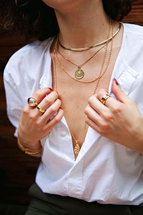  ootd, white shirt, gold rings, necklaces, inspiration, light, fashion blogger