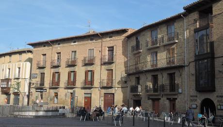 La calle San Martín, con sus varias terrazas donde, tanto por la mañana como al atardecer, se está en la gloria.