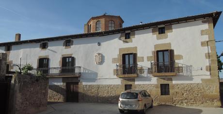 Journey to nowhere. Enjoying Olite. Old nobility house in Beire.