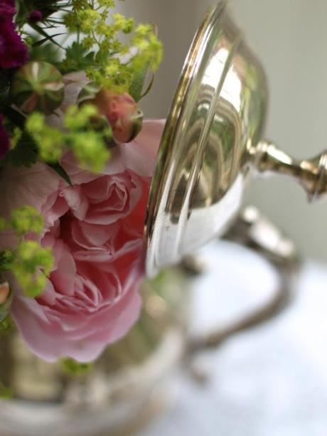 Roses in a Teapot