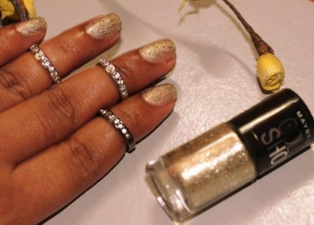 Review of Maybelline Glitter Mania Nail Polish in No. 601 All That Glitters