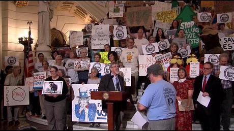 Hundreds Protest Plan to Lease State Parks, Forests to Gas Drillers 3988621_G