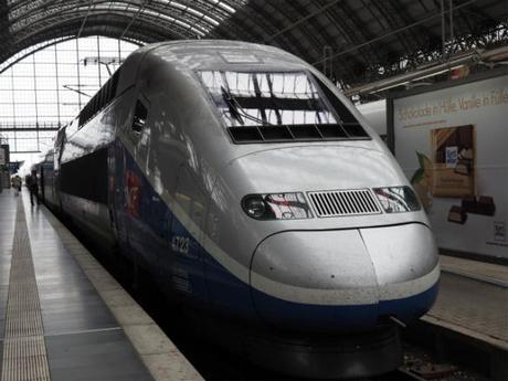 P5061074 ドイツ鉄道が揃い組，フランクフルトにて。/ Deutsche Bahn, at frankfurt station