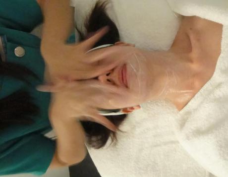 Clarifying facial by Exuviance Club