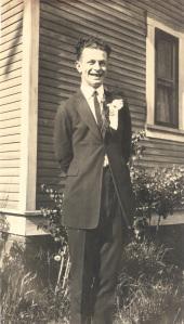 Linus Pauling on OAC graduation day, June 1922.