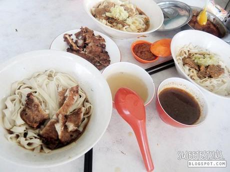 Top 5 Must Try Food in Malacca Hing Loong Taiwan Mee Pork Chop Noodles Spicy Beef Noodles