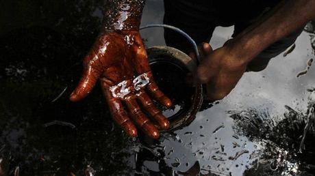 colorado-river-oil-spill.si